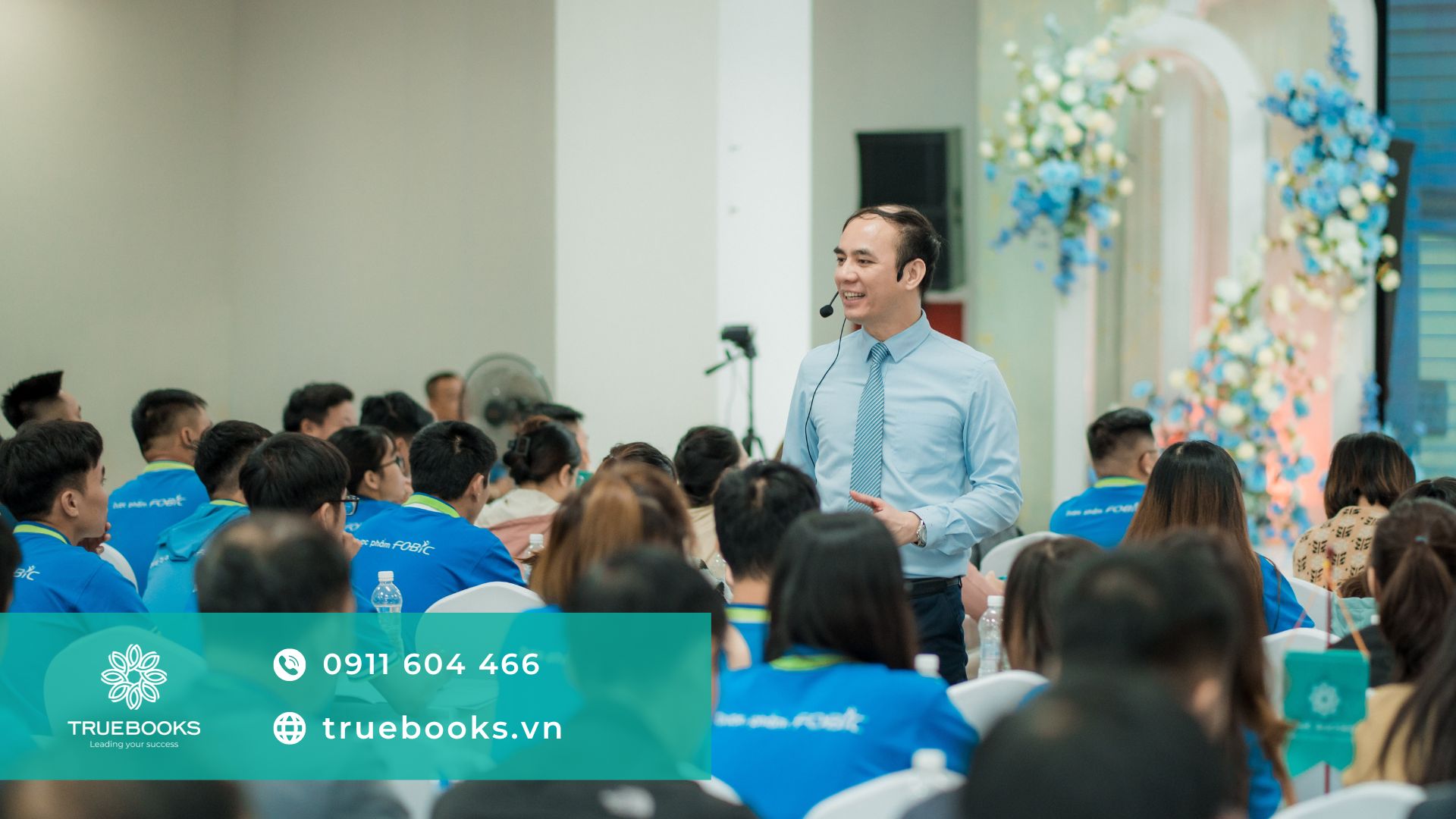 Nên đọc các cuốn sách về lãnh đạo của các chuyên gia huấn luyện